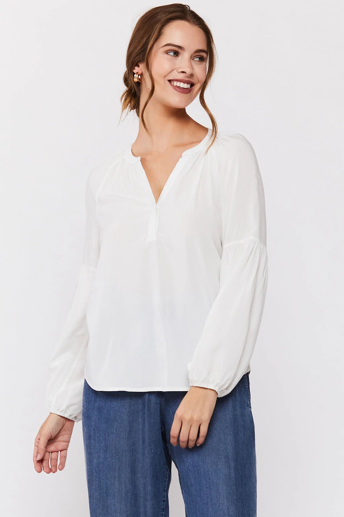 How to Style a White Button-Up Blouse – Velvet Heart Clothing