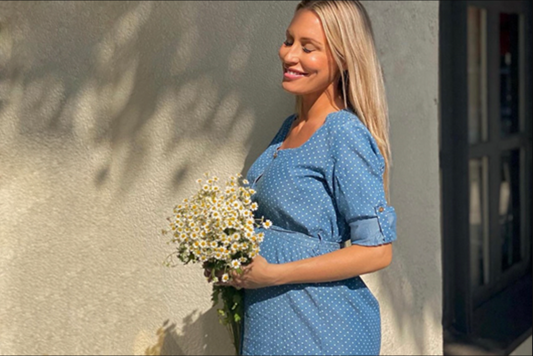 Glowing in the Azul Classic Indigo Button-Up Dress with @iselinjt