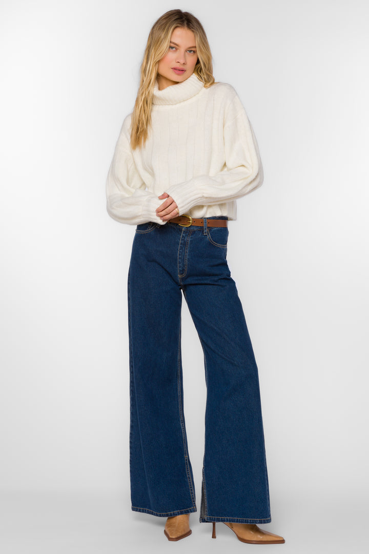 Abrial White Sweater - Sweaters - Velvet Heart Clothing